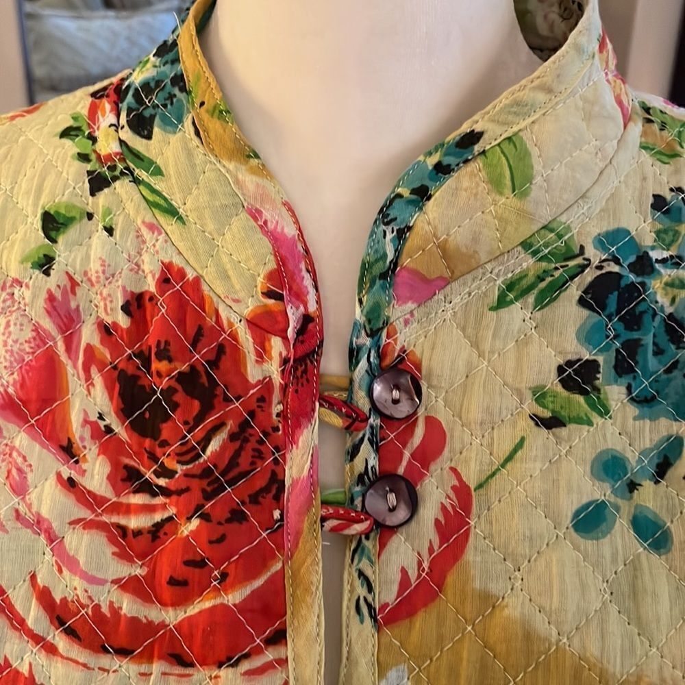 Tapestry Look Quilted Reversible Jacket - Picture 8 of 9